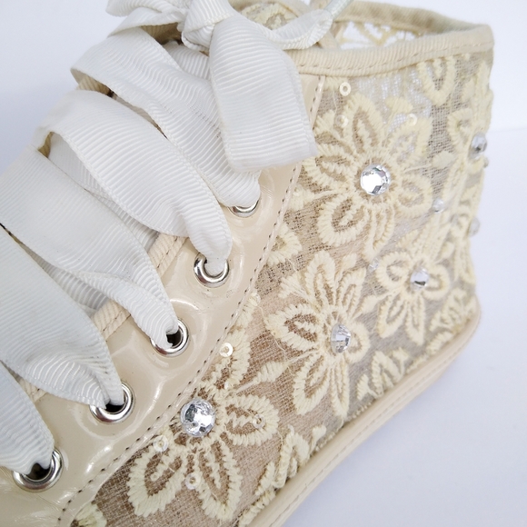 Stuart Weitzman Ariana High Top in Natural size 2 - Picture 2 of 4